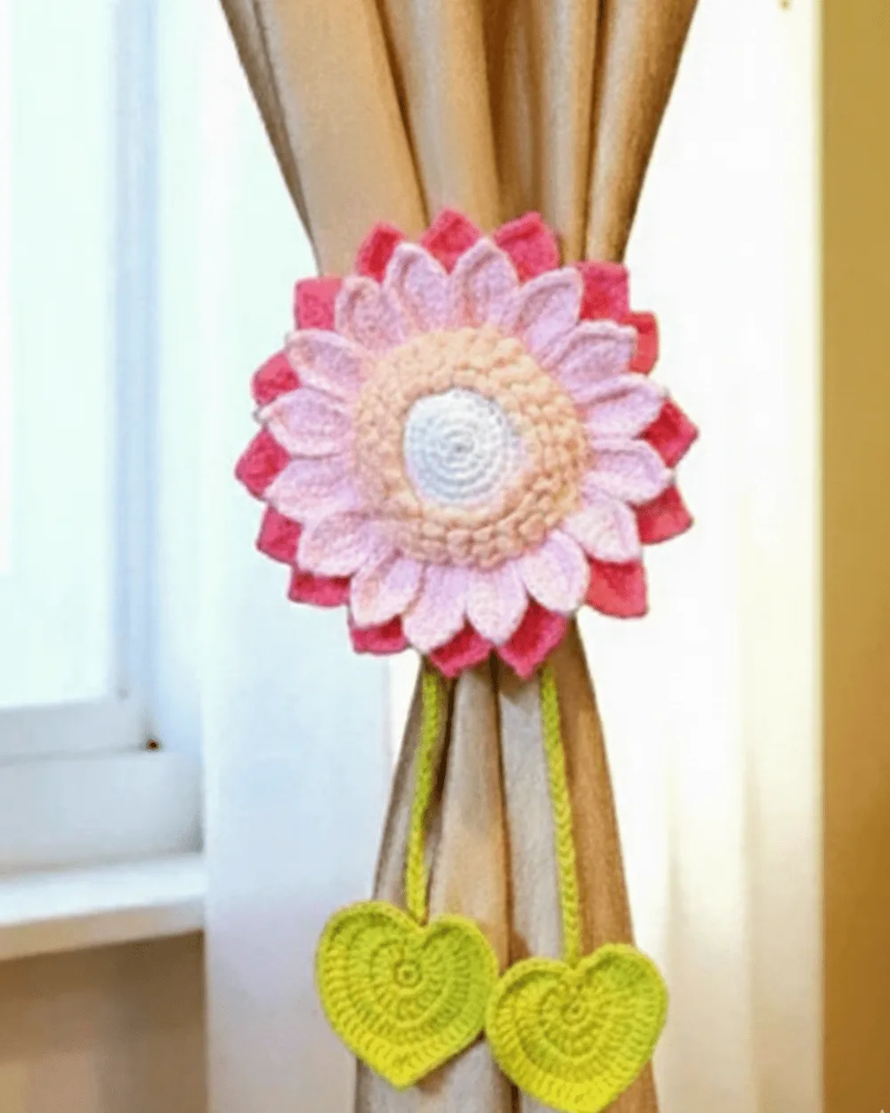 Daisy Curtain Tieback with Heart Leaves: handmade crochet by Crochet By Pihu