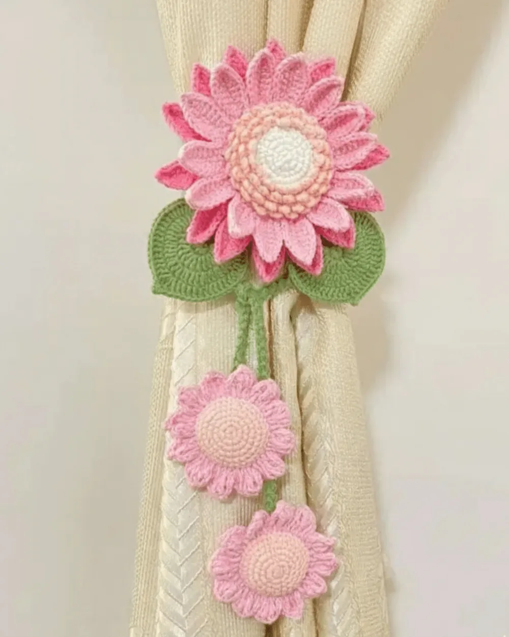 Flower Curtain Tieback: handmade crochet by Crochet By Pihu