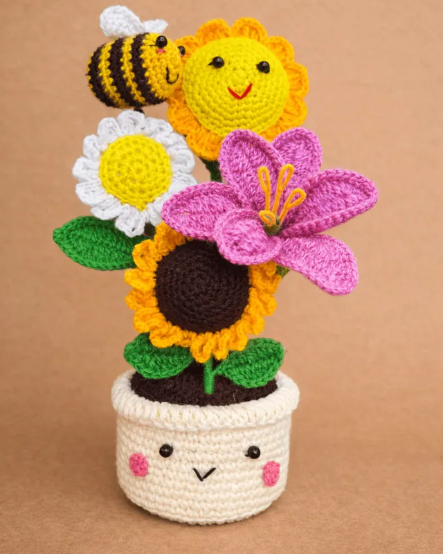 Flower Pot with Bee (Sunflower, Daisy & Lily): handmade crochet by Crochet By Pihu
