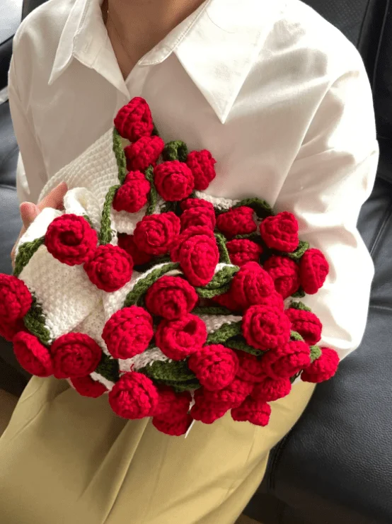 Rose Border Round Blanket: handmade crochet by Crochet By Pihu