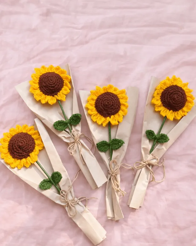 Sunflower Bouquet (Classic Wrap): handmade crochet by Crochet By Pihu
