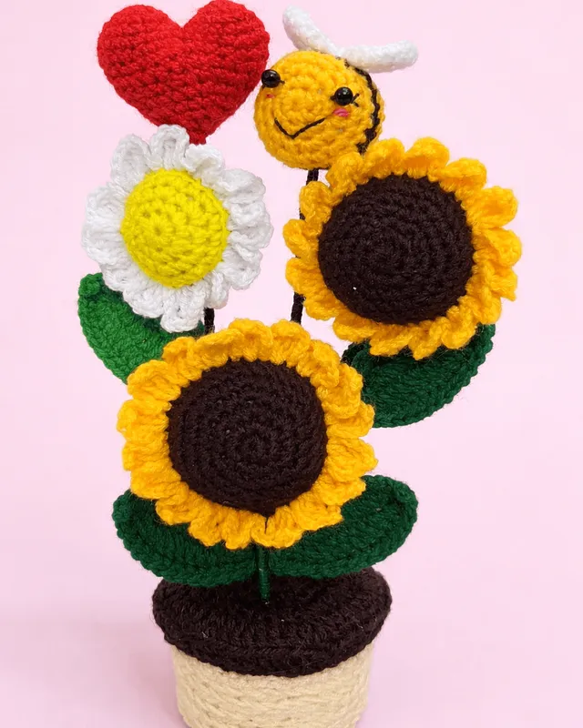 Sunflower & Daisy Pot with Bee: handmade crochet by Crochet By Pihu